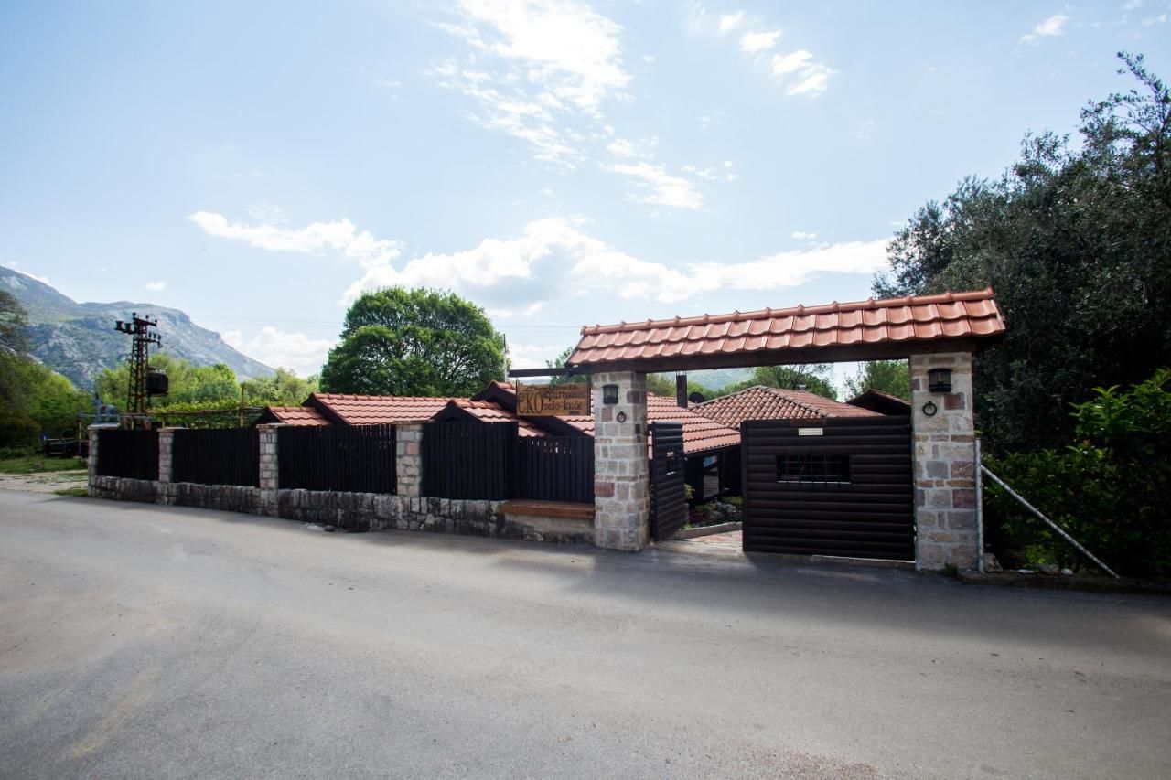 Апартаменты Drvljanik Eco Houses Петровац-19